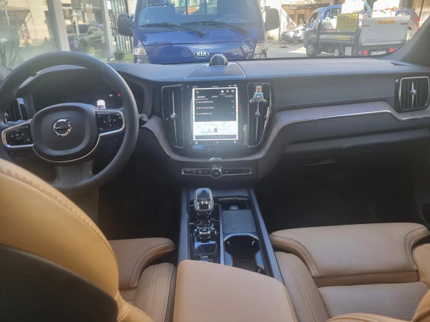 Volvo XC60 B5 Ultimate Bright, 2023 г. 20614 км. — фото 6