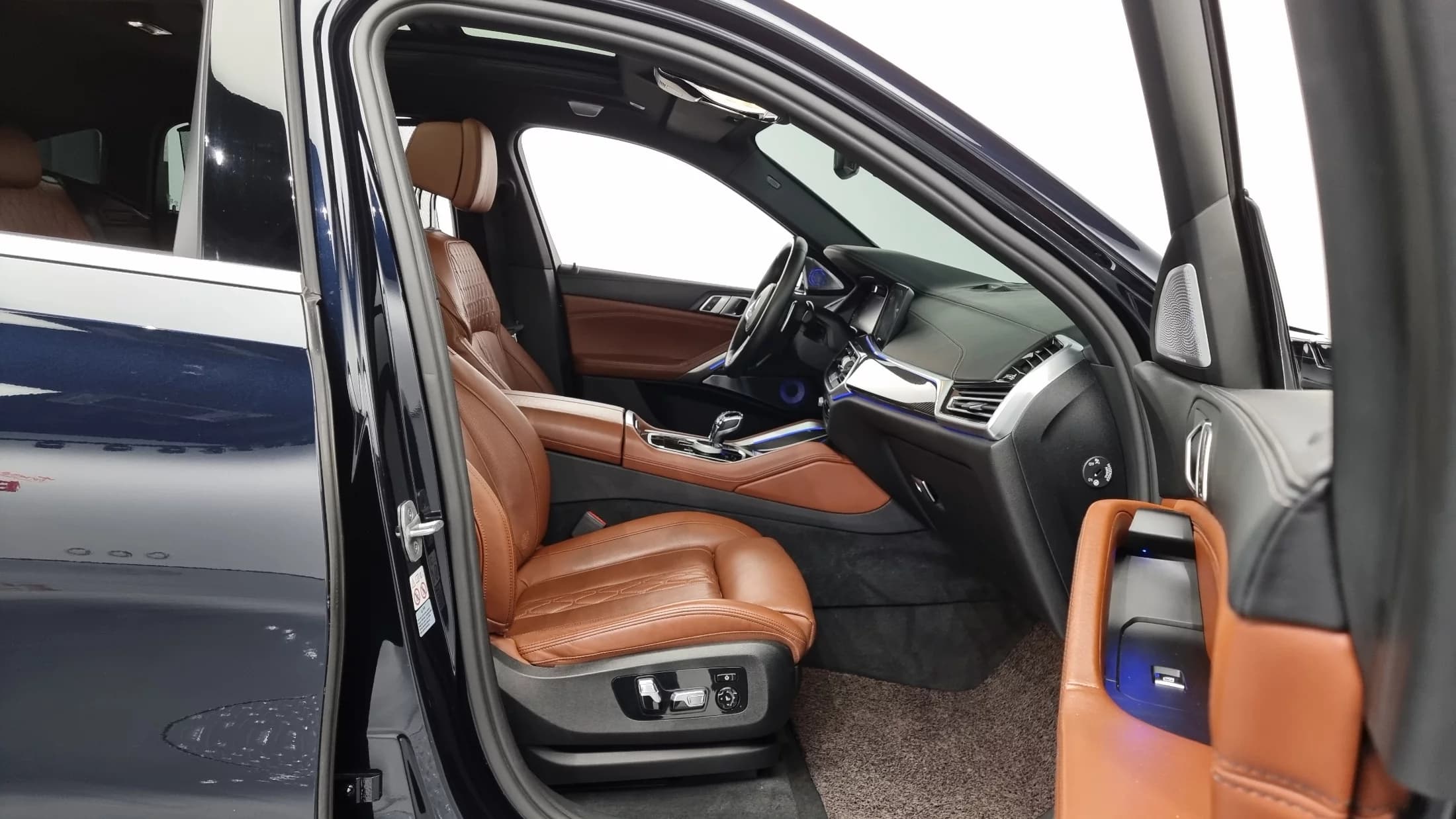 BMW X6 M50i, 2021 г. 103700 км. — фото 11