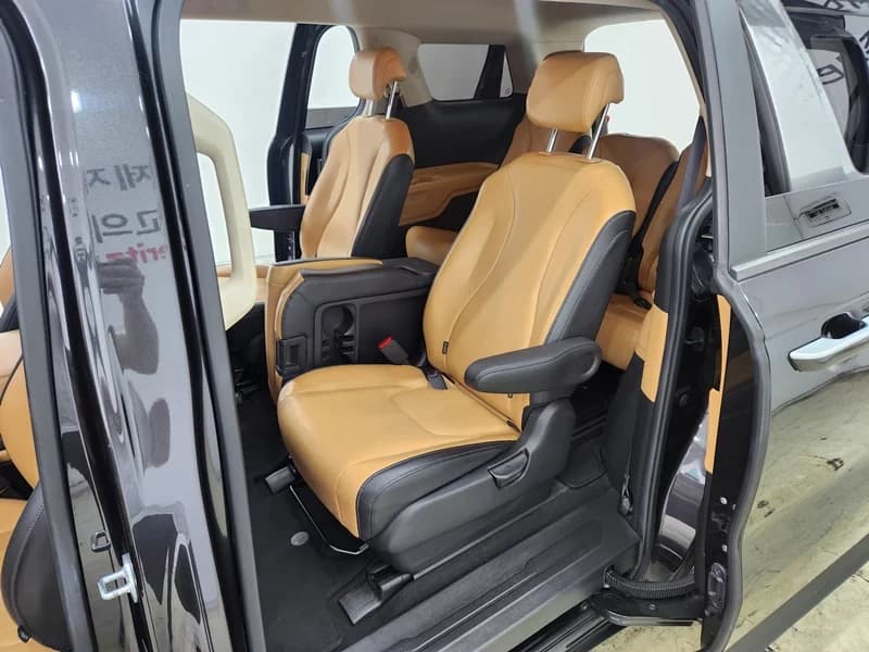 Kia Carnival 11-Seater Prestige, 2021 г. 121487 км. — фото 14