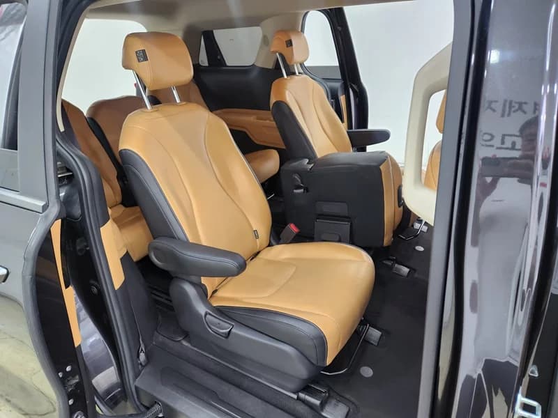 Kia Carnival 11-Seater Prestige, 2021 г. 121487 км. — фото 15