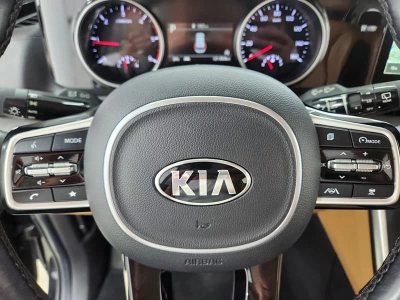 Kia Carnival 11-Seater Prestige, 2021 г. 121487 км. — фото 18