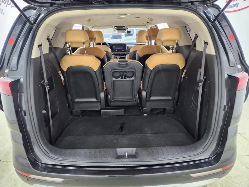 Kia Carnival 11-Seater Prestige, 2021 г. 121487 км. — фото 20
