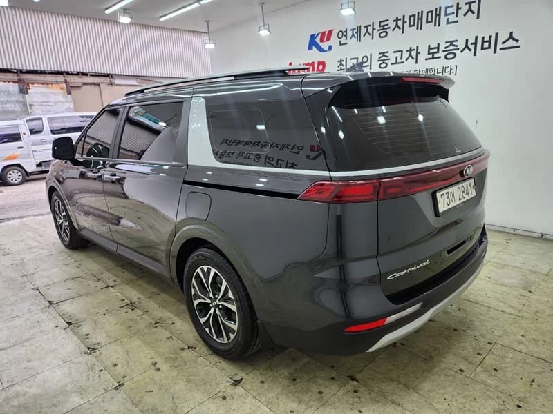 Kia Carnival 11-Seater Prestige, 2021 г. 121487 км. — фото 3