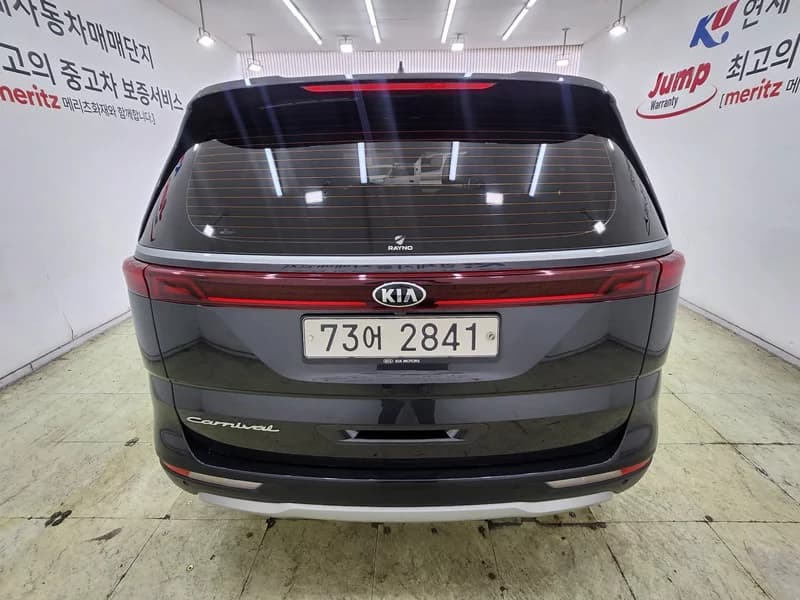 Kia Carnival 11-Seater Prestige, 2021 г. 121487 км. — фото 4