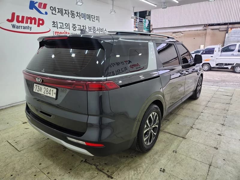 Kia Carnival 11-Seater Prestige, 2021 г. 121487 км. — фото 5