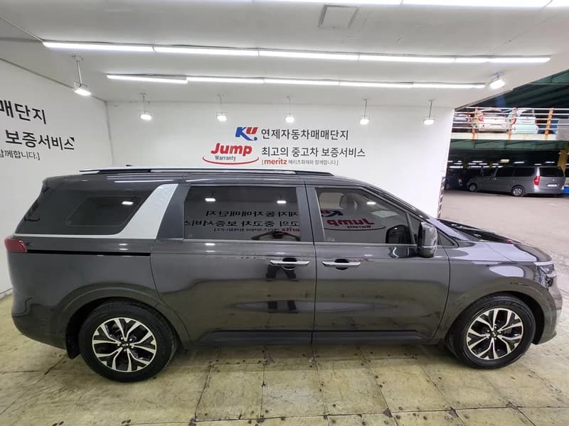 Kia Carnival 11-Seater Prestige, 2021 г. 121487 км. — фото 6