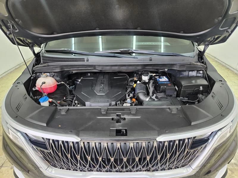 Kia Carnival 11-Seater Prestige, 2021 г. 121487 км. — фото 8