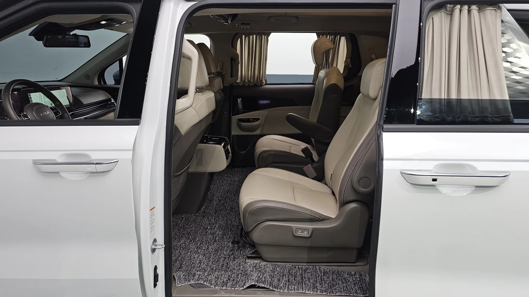 Kia Carnival Gasoline 9-Seater Hi-Limousine Signature, 2023 г. 40832 км. — фото 11