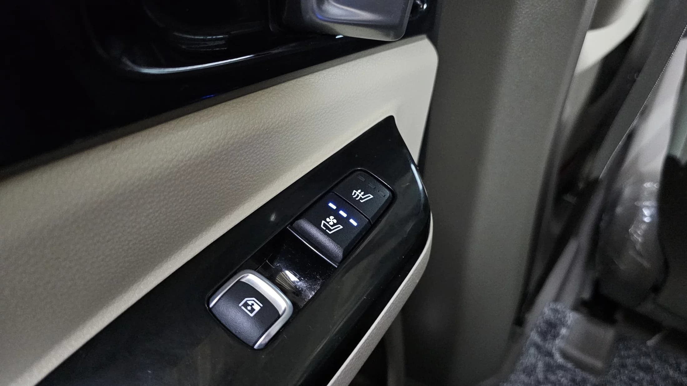 Kia Carnival Gasoline 9-Seater Hi-Limousine Signature, 2023 г. 40832 км. — фото 19