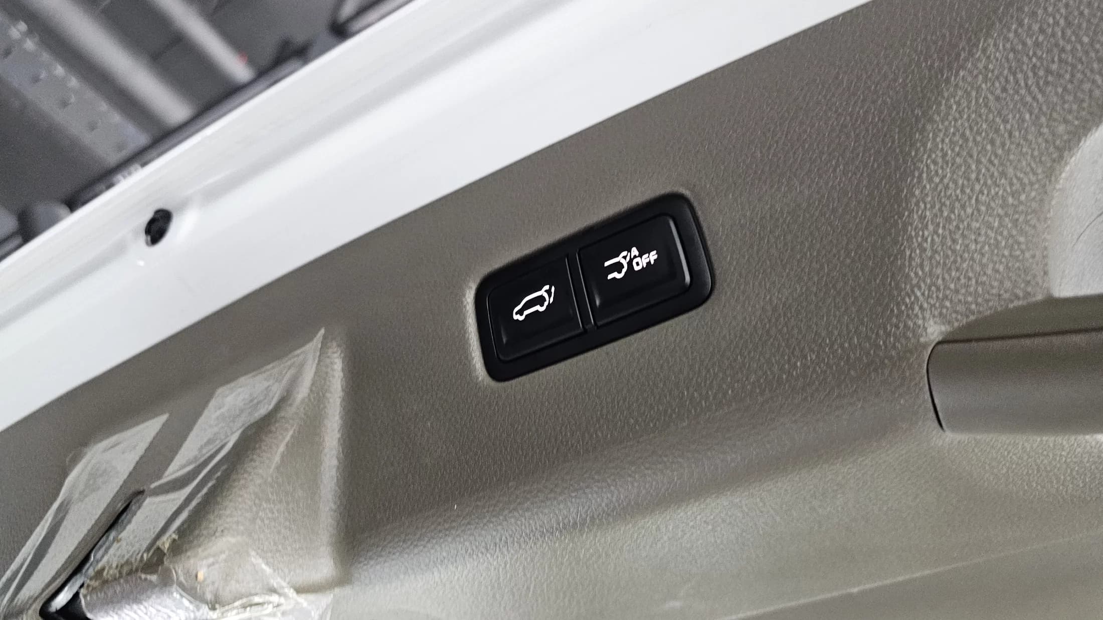 Kia Carnival Gasoline 9-Seater Hi-Limousine Signature, 2023 г. 40832 км. — фото 20