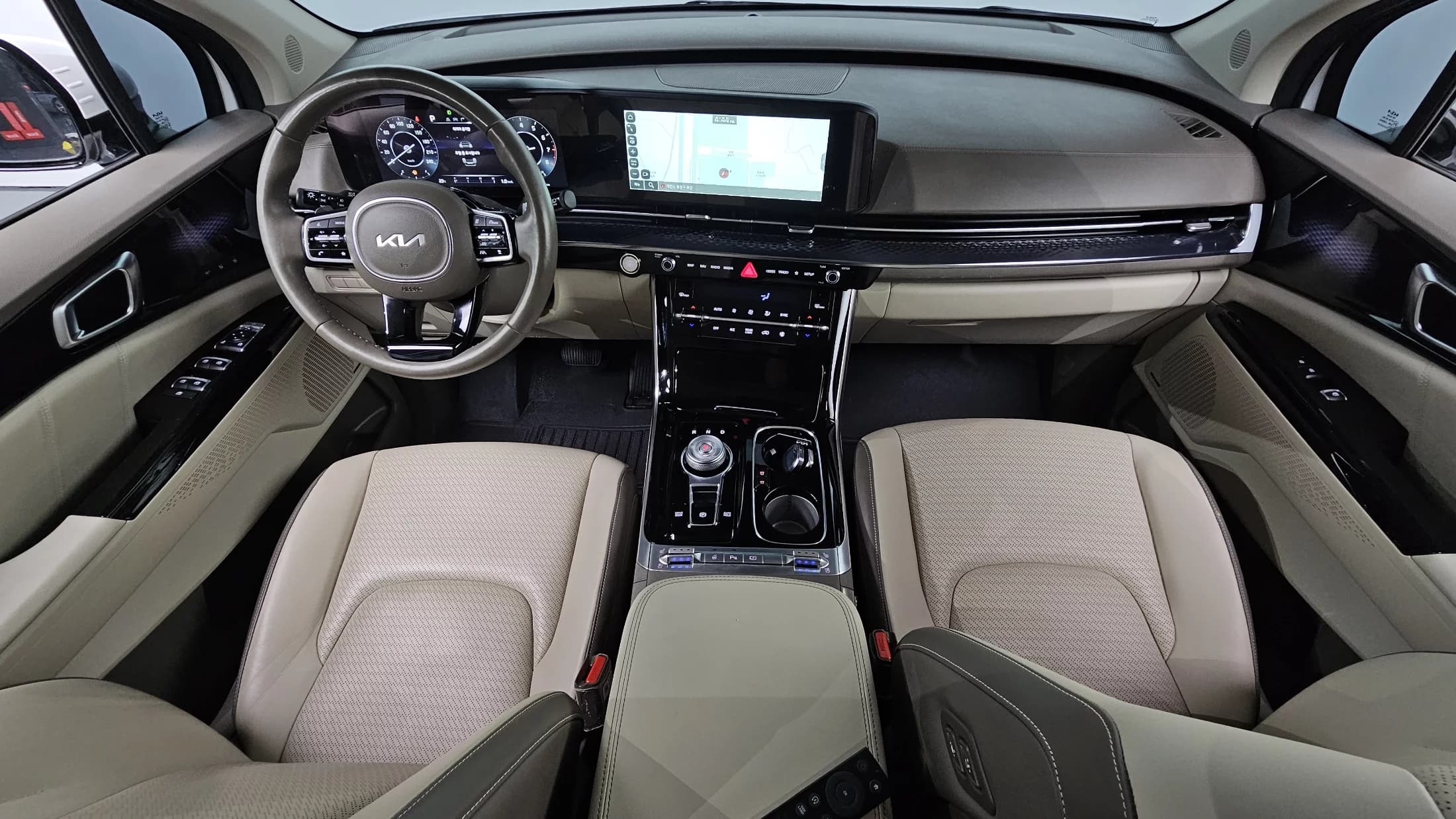Kia Carnival Gasoline 9-Seater Hi-Limousine Signature, 2023 г. 40832 км. — фото 7
