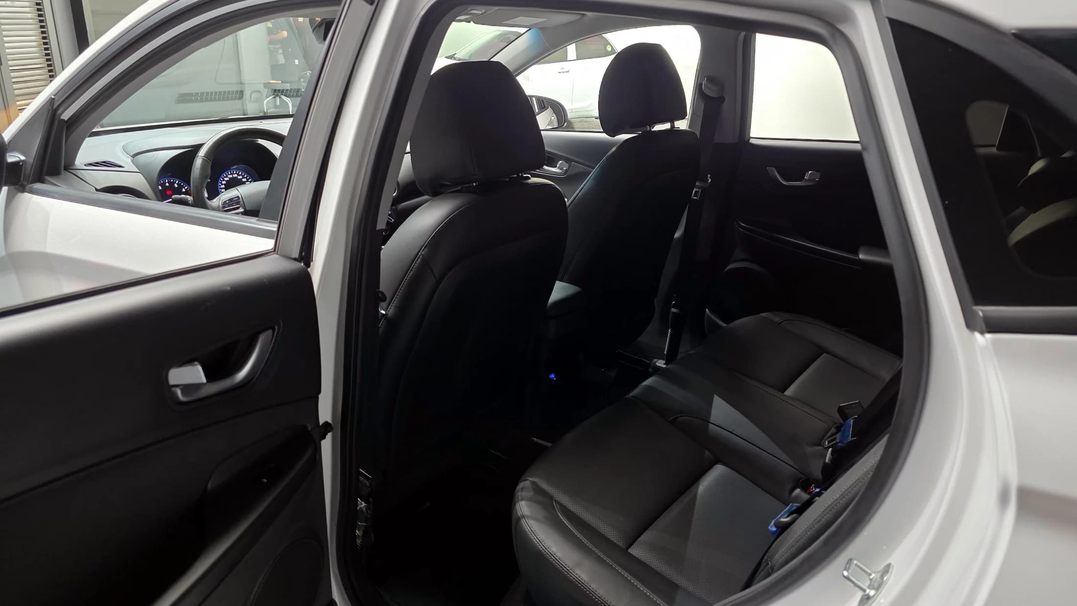 Hyundai Kona Gasoline 2.0 2WD Modern, 2022 г. 105920 км. — фото 11