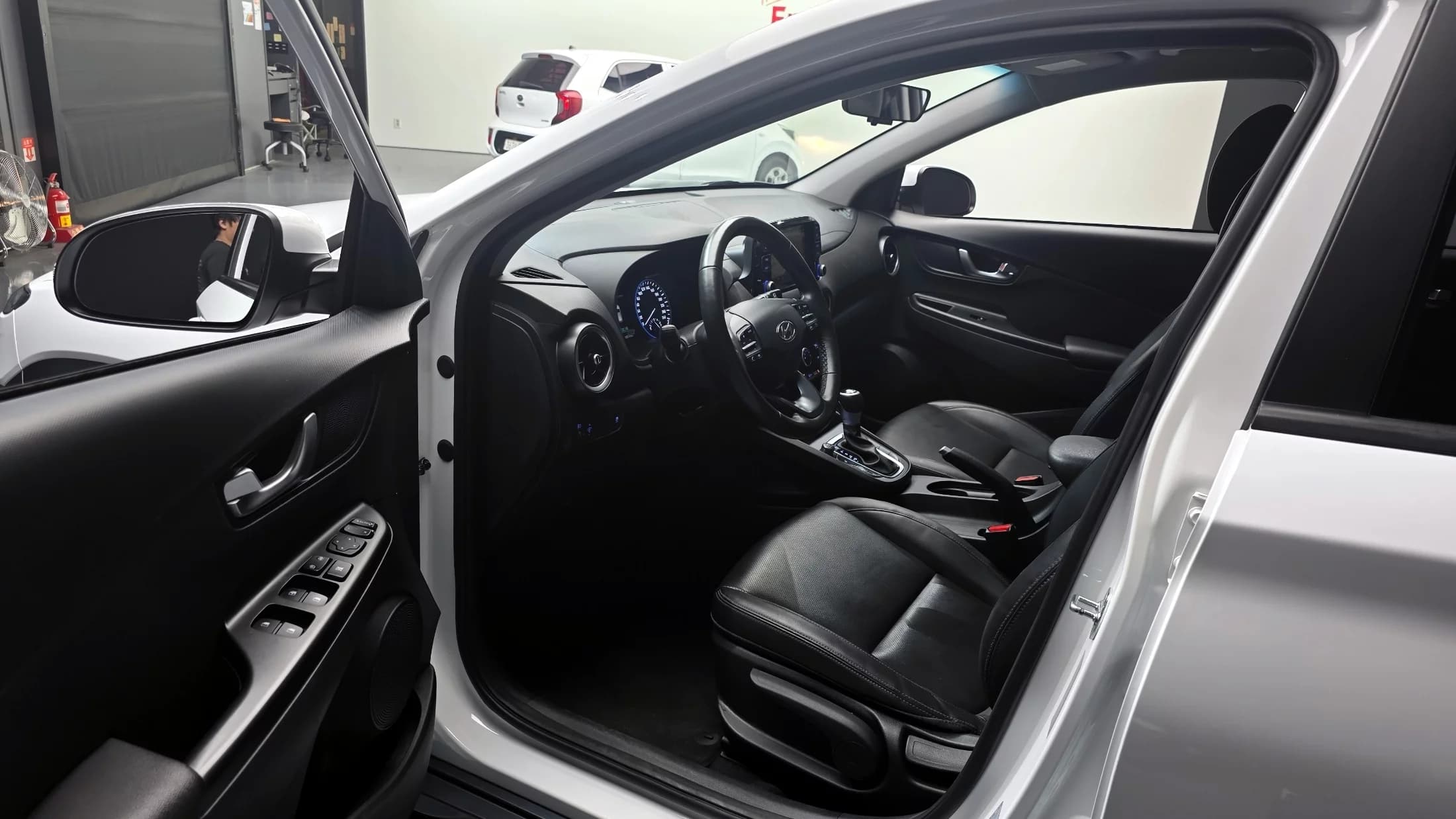 Hyundai Kona Gasoline 2.0 2WD Modern, 2022 г. 105920 км. — фото 10