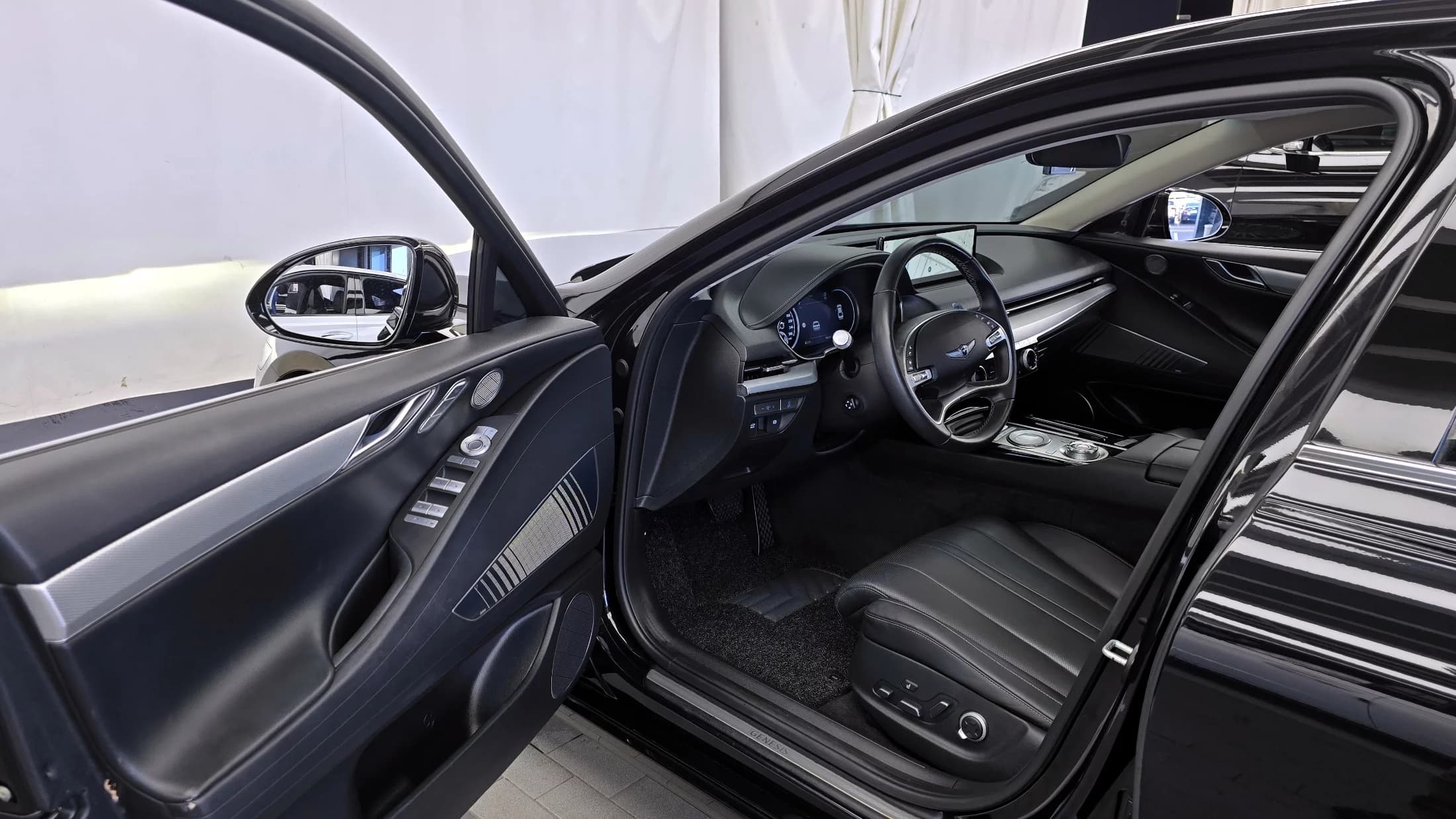 Genesis Electrified G80 e-AWD, электромобиль, 2022 г. 98498 км. — фото 10