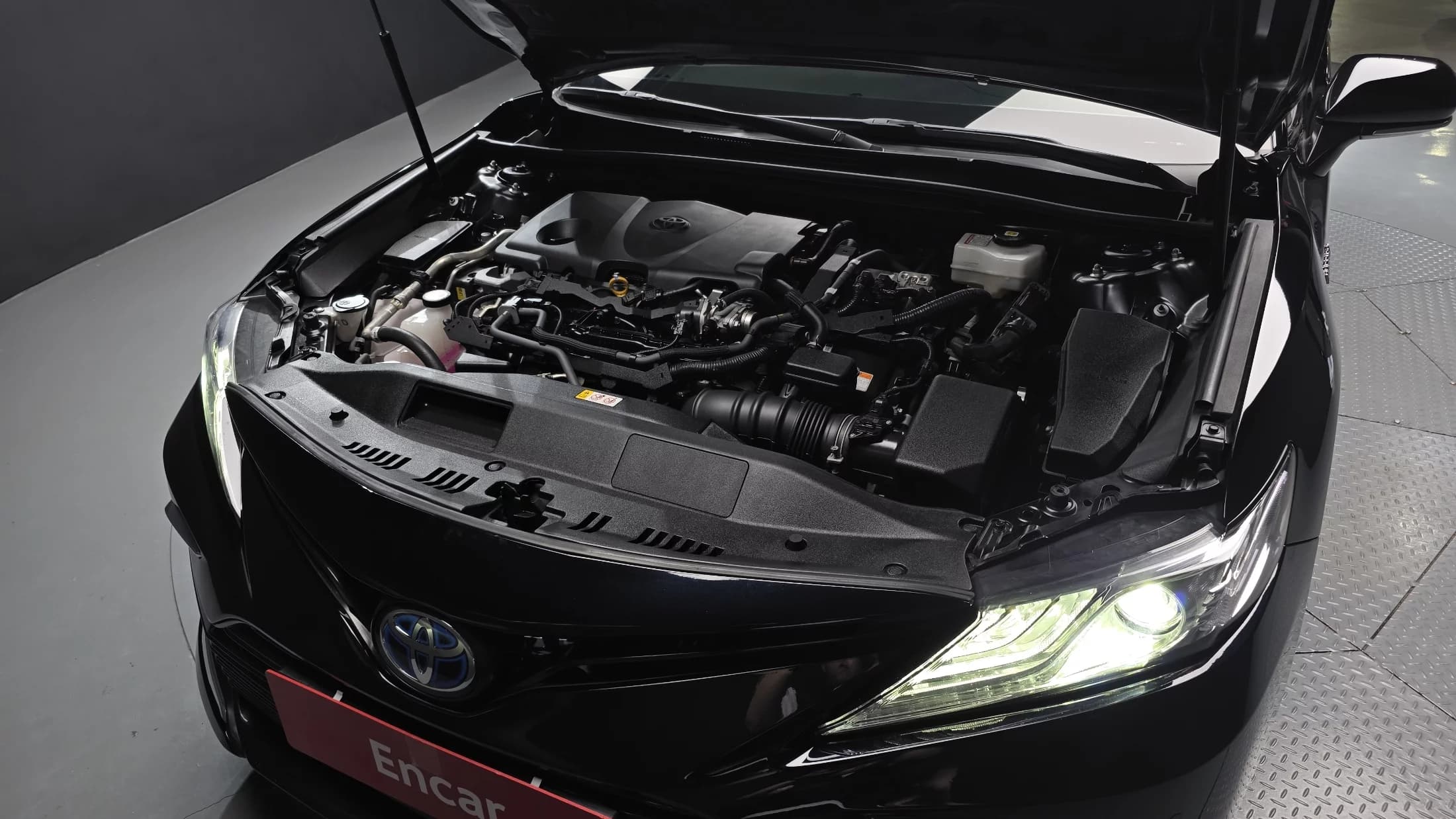 Toyota CAMRY 2.5 XLE Hybrid, гибрид, 2023 г. 27285 км. — фото 6