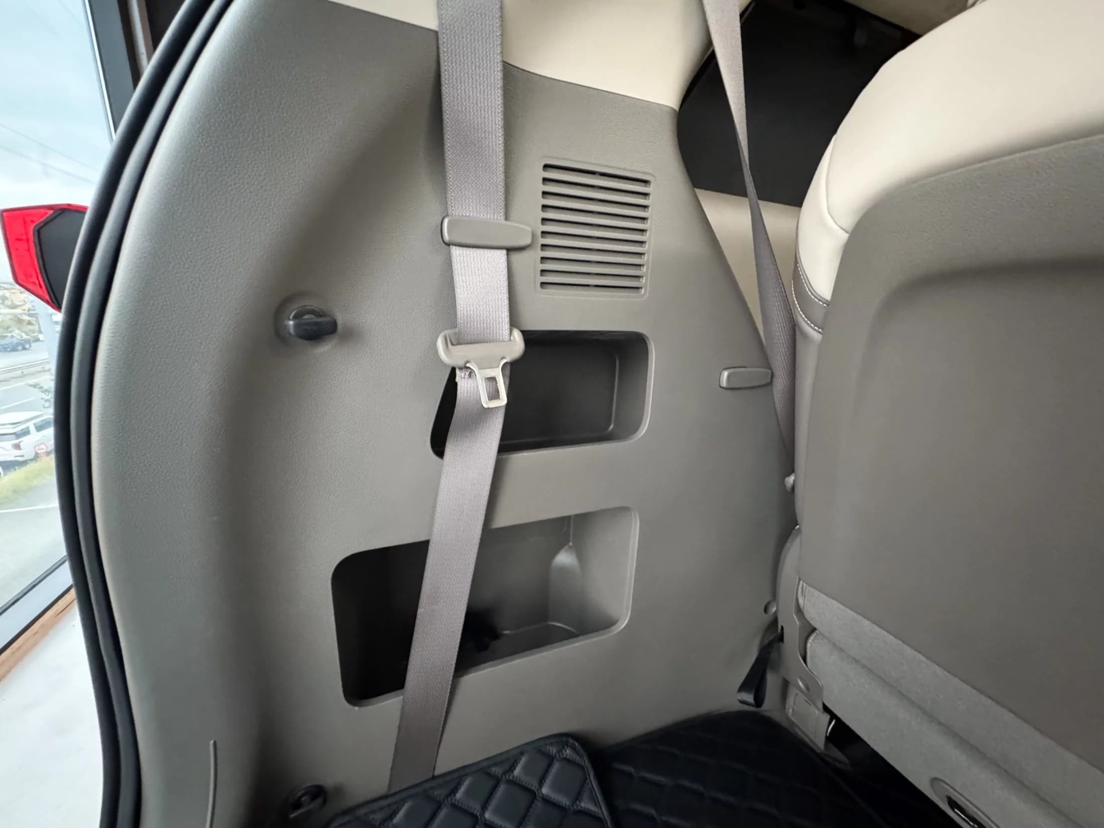 Kia Carnival HEV 9seater Signature, гибрид, 2024 г. 6821 км. — фото 20
