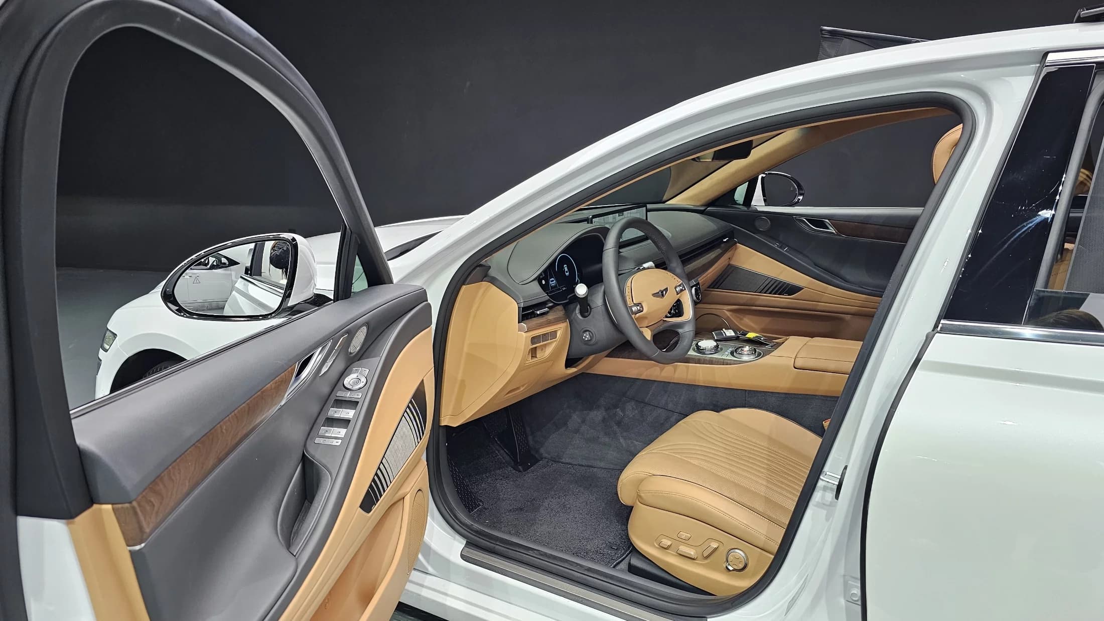 Genesis G80 Gasoline 2.5 Turbo AWD, 2023 г. 18492 км. — фото 11