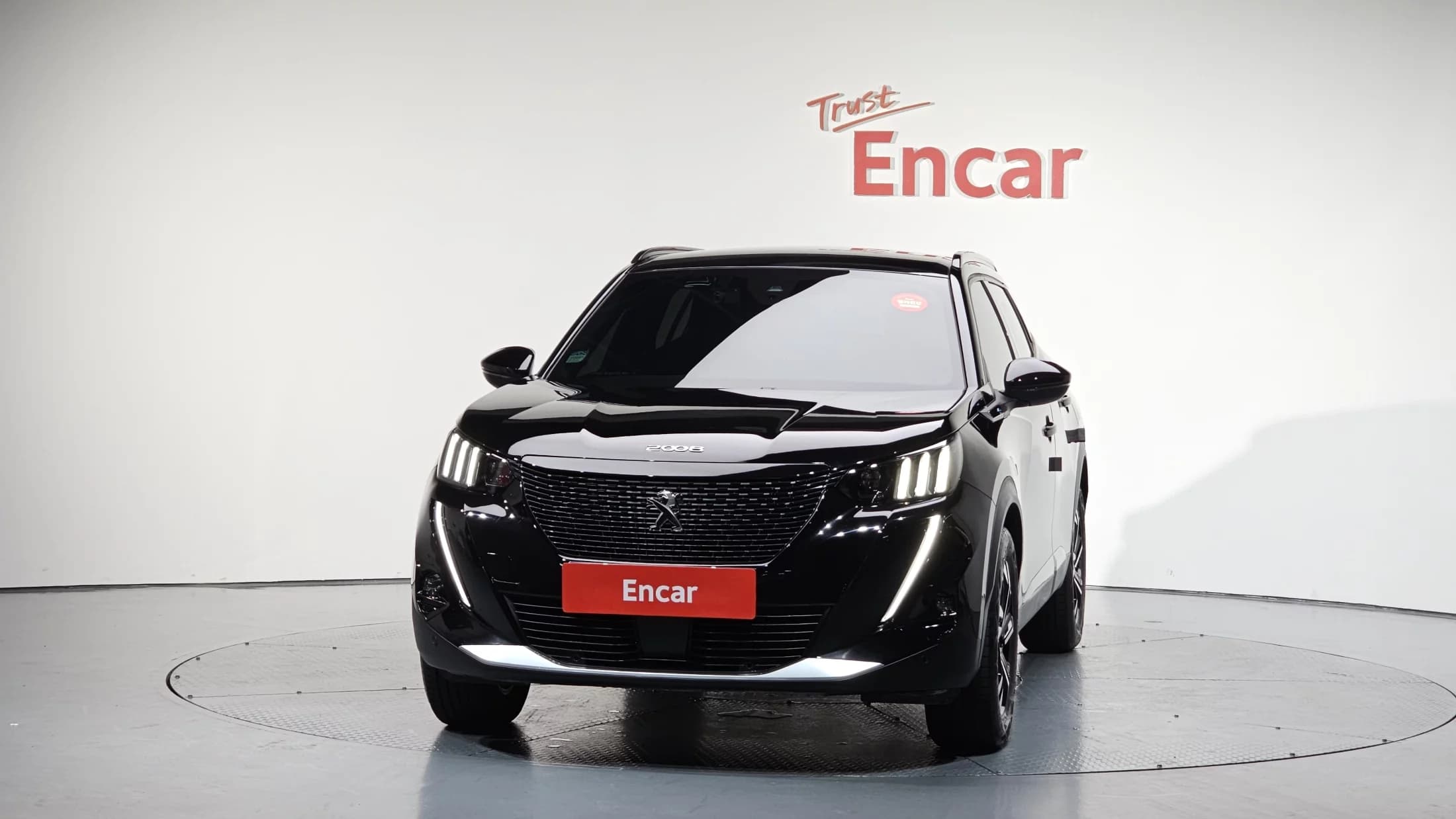 Peugeot 2008 EV GT, электромобиль, 2023 г. 4239 км. — фото 3