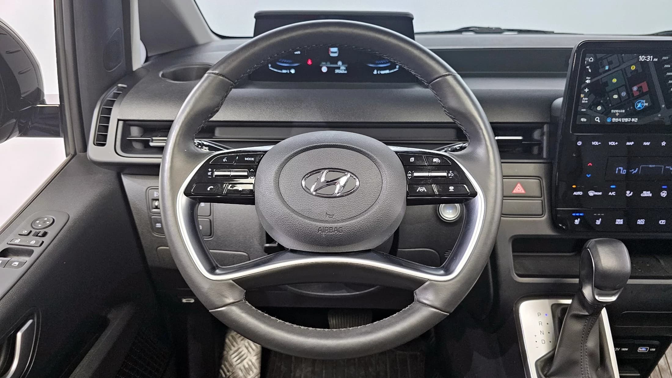 Hyundai Staria 4WD Tourer 11-Seater Modern, 2022 г. 39283 км. — фото 13