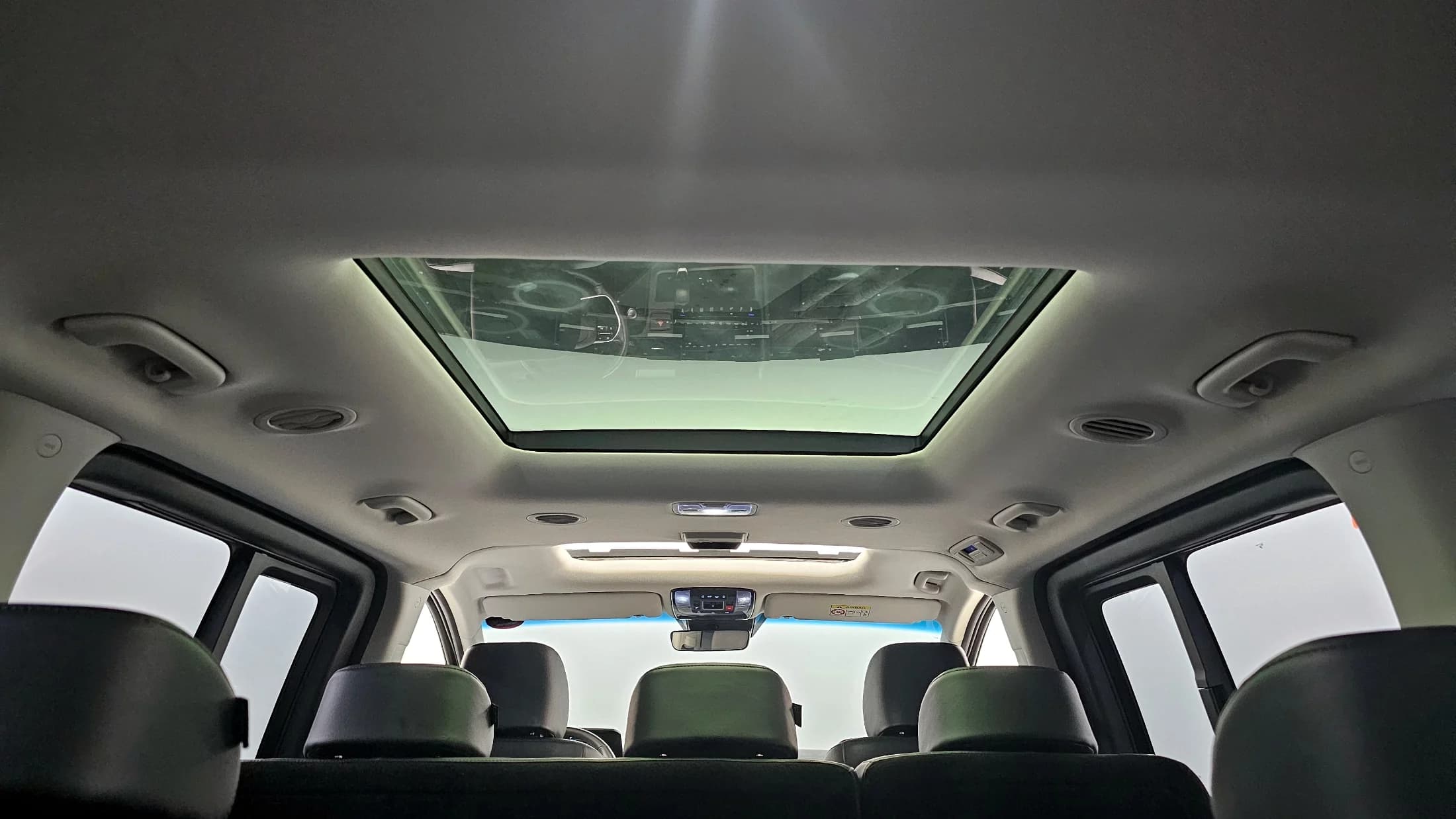 Hyundai Staria 4WD Tourer 11-Seater Modern, 2022 г. 39283 км. — фото 20