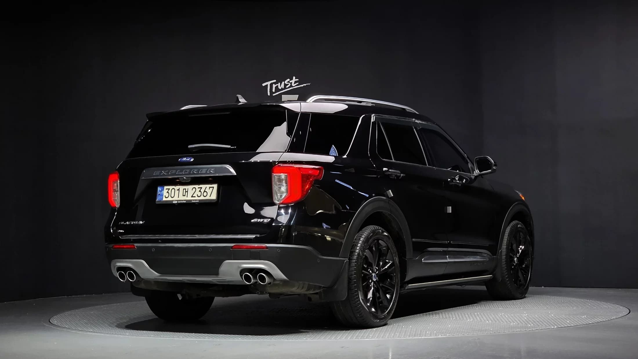 Ford EXPLORER 3.0 Platinum 4WD, 2023 г. 48588 км. — фото 2