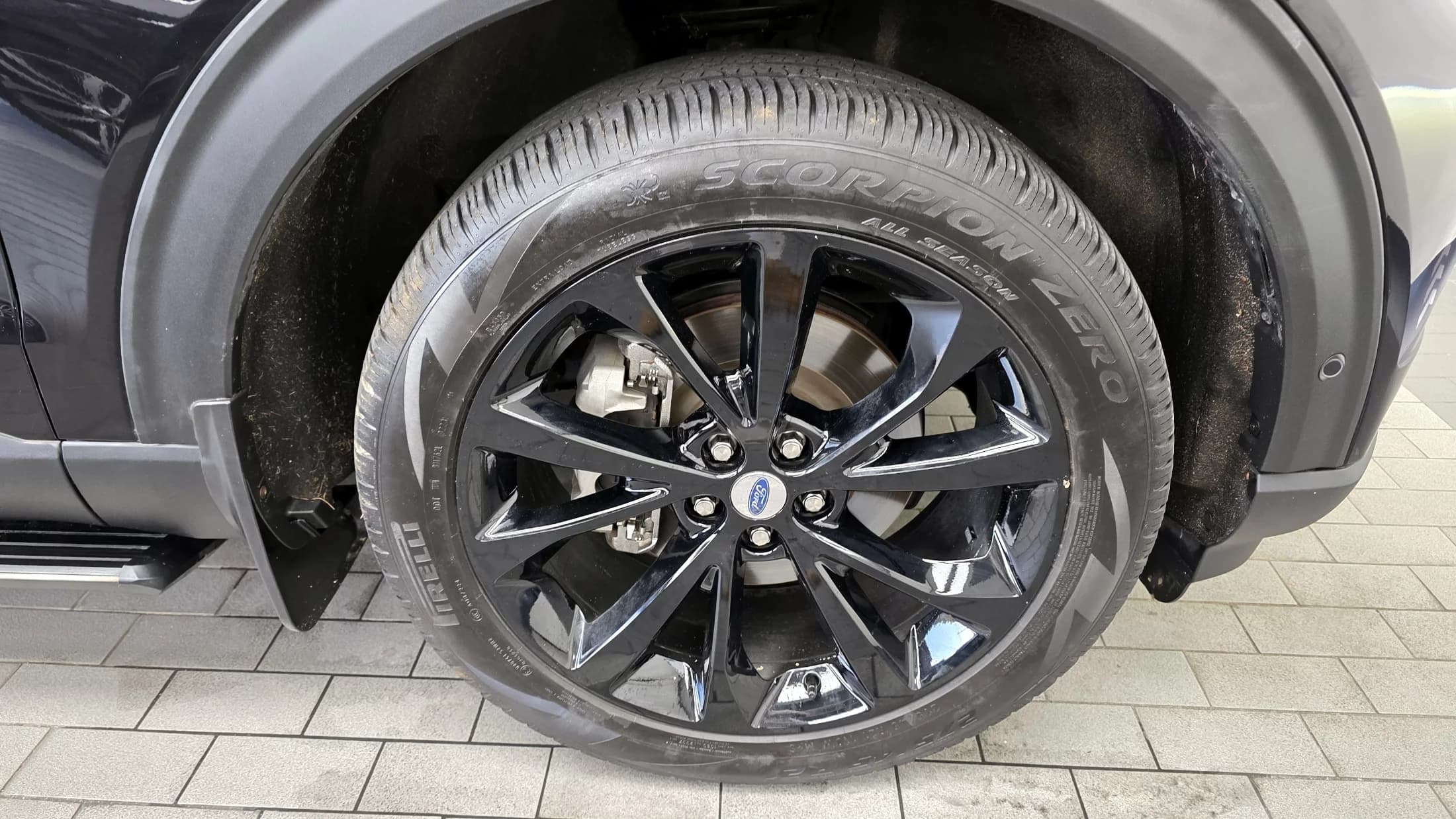 Ford EXPLORER 3.0 Platinum 4WD, 2023 г. 48588 км. — фото 5