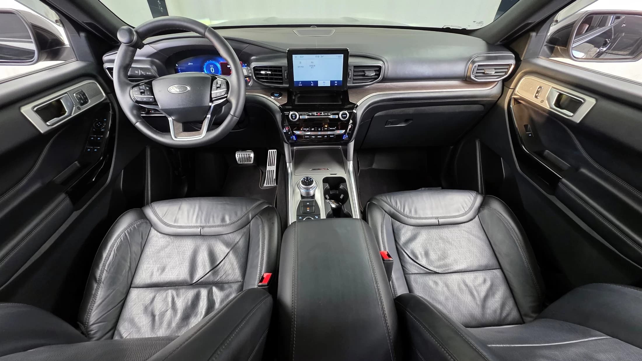 Ford EXPLORER 3.0 Platinum 4WD, 2023 г. 48588 км. — фото 7