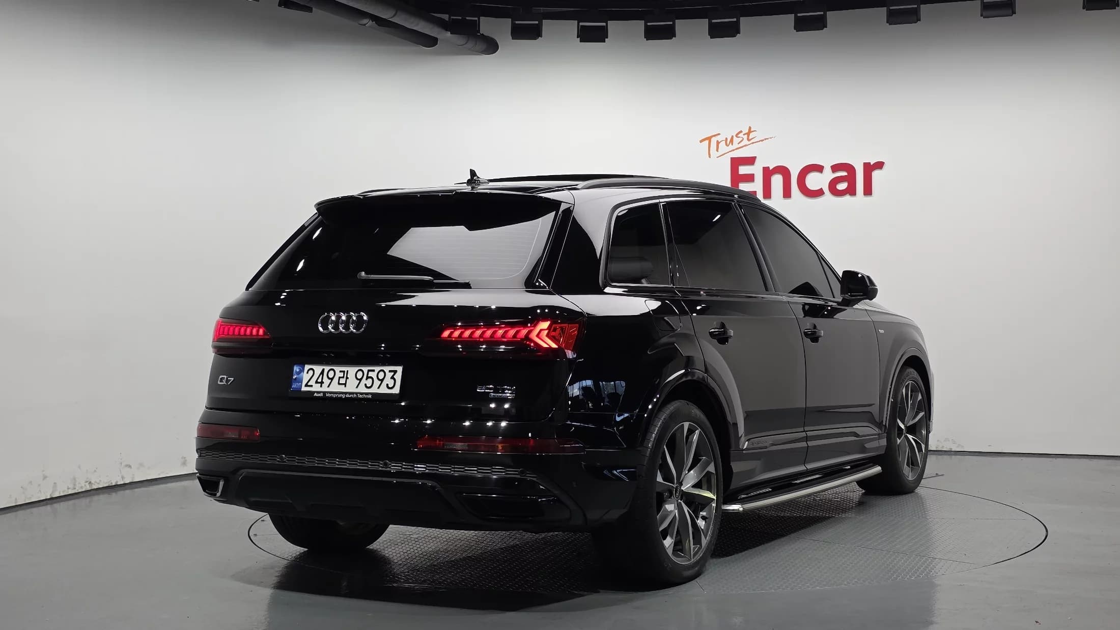 Audi Q7 50 TDI Quattro Premium, 2023 г. 24489 км. — фото 2