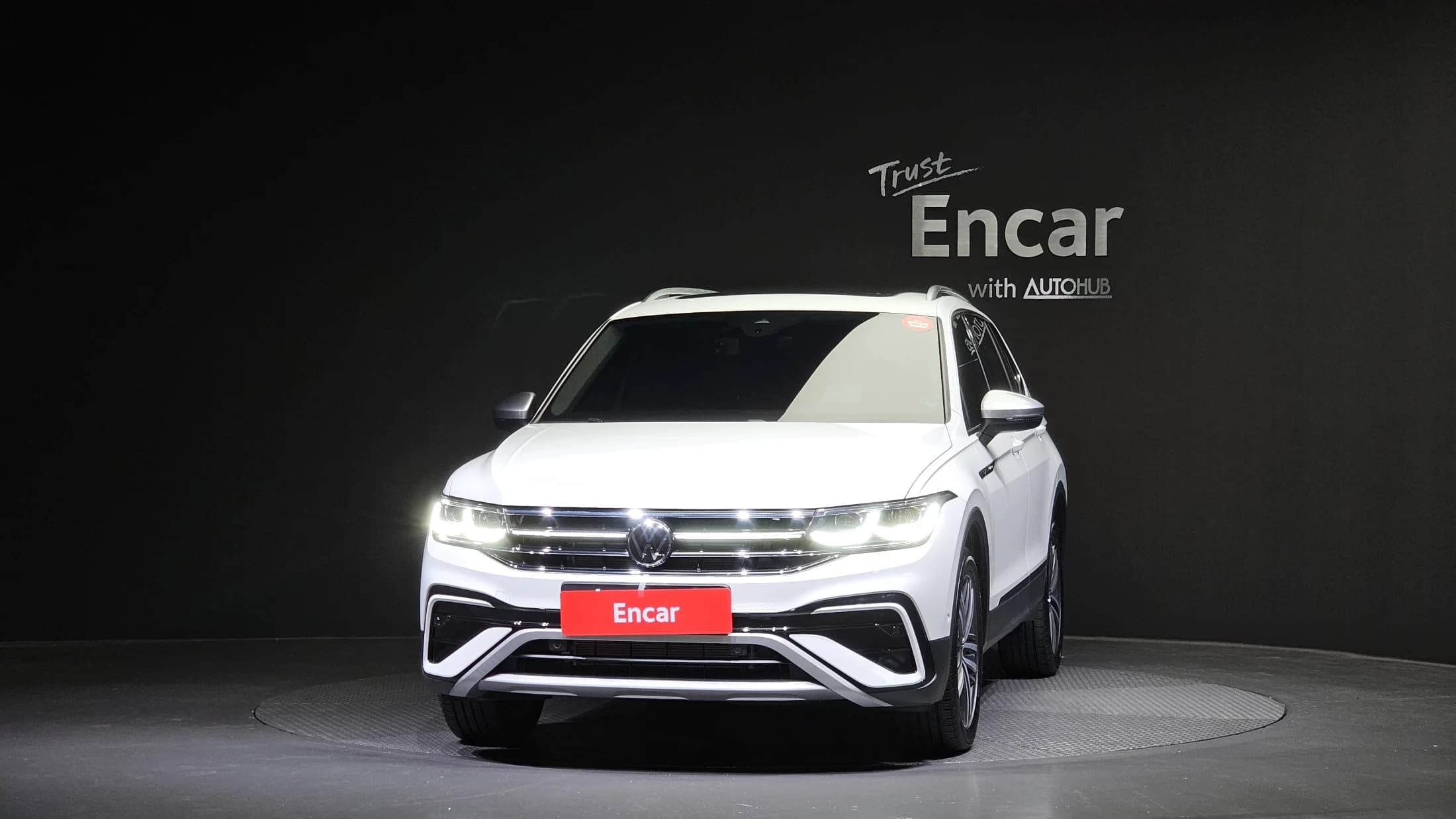 Volkswagen TIGUAN 2.0 TSI Prestige, 2023 г. 6933 км. — фото 3