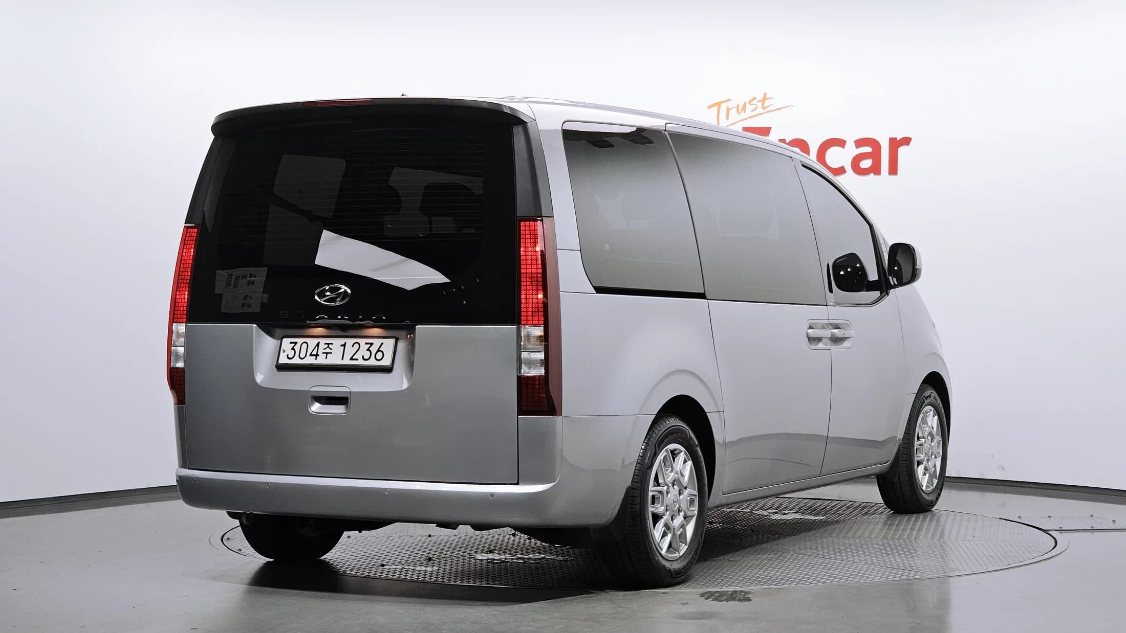 Hyundai Staria L3.5 Tourer 9-Seater Modern, 2023 г. 8662 км. — фото 2