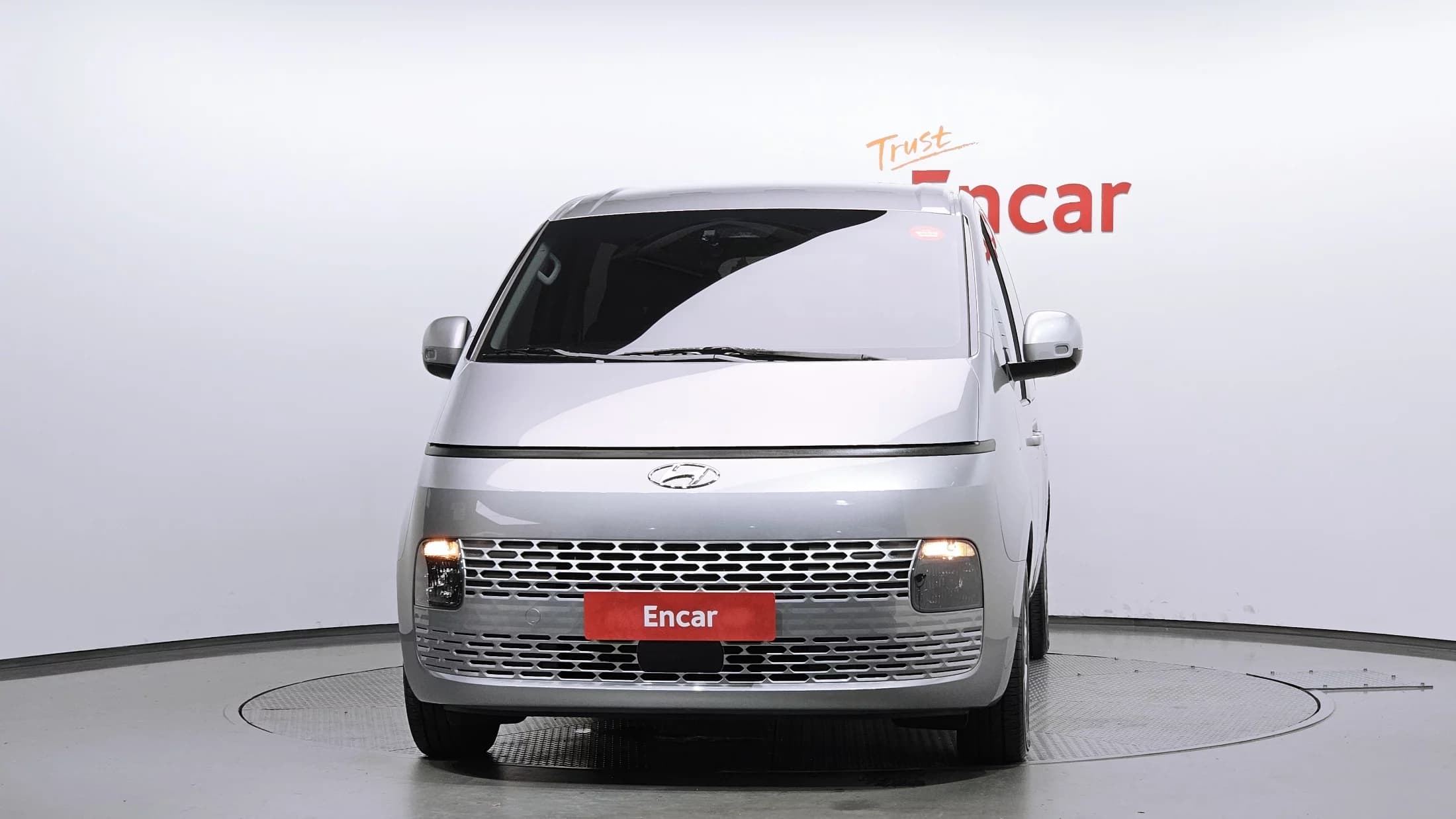 Hyundai Staria L3.5 Tourer 9-Seater Modern, 2023 г. 8662 км. — фото 3