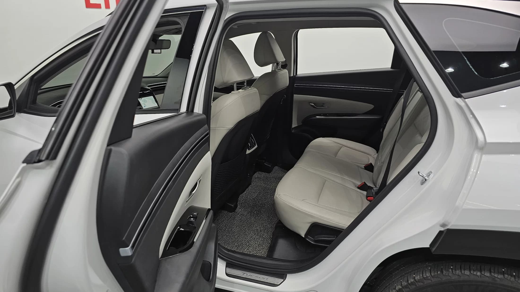 Hyundai Tucson Gasoline 1.6 Turbo 4WD Inspiration, 2023 г. 35257 км. — фото 12