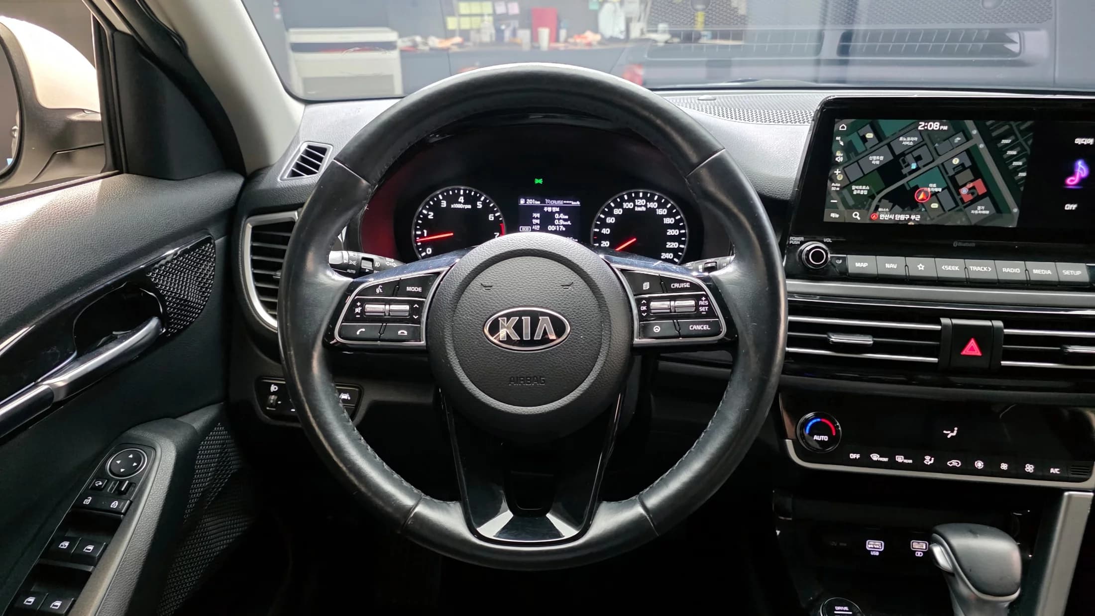 Kia Seltos Gasoline 1.6 Turbo 2WD Prestige, 2021 г. 70161 км. — фото 13