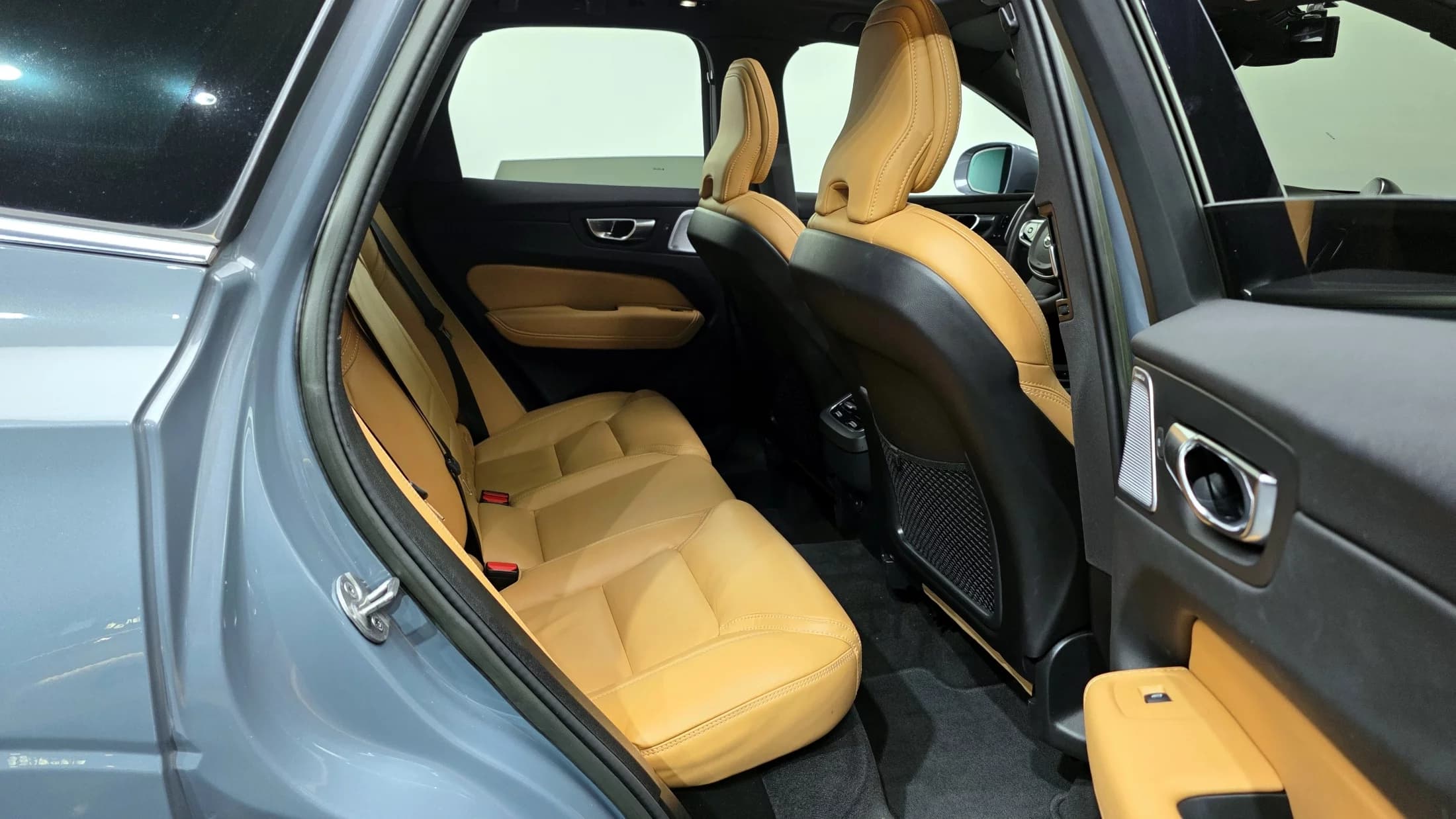 Volvo XC60 B5 Ultimate Bright, 2023 г. 103302 км. — фото 12