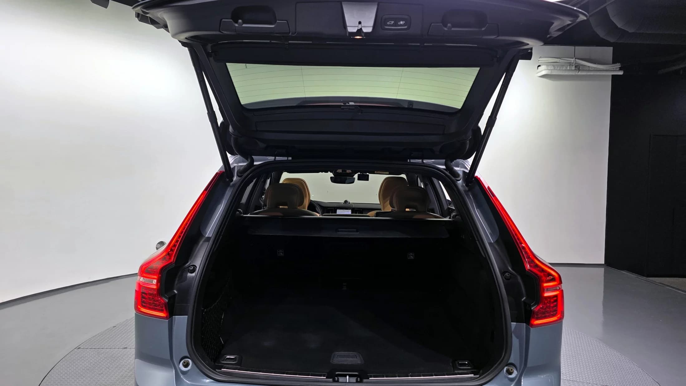 Volvo XC60 B5 Ultimate Bright, 2023 г. 103302 км. — фото 20