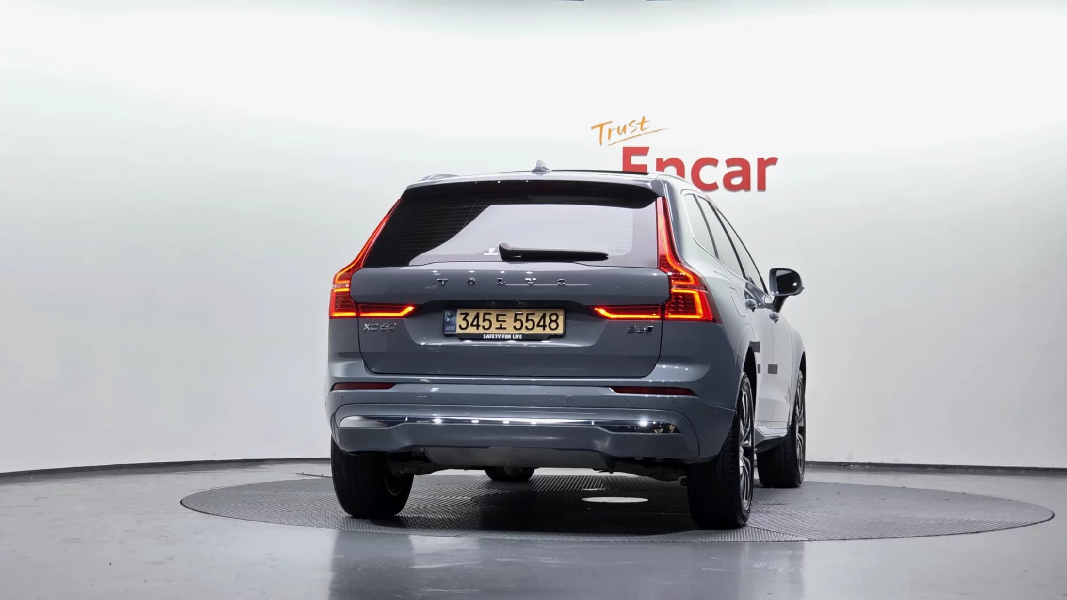 Volvo XC60 B5 Ultimate Bright, 2023 г. 103302 км. — фото 4