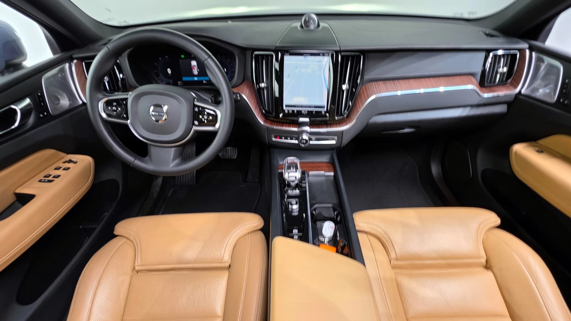 Volvo XC60 B5 Ultimate Bright, 2023 г. 103302 км. — фото 7