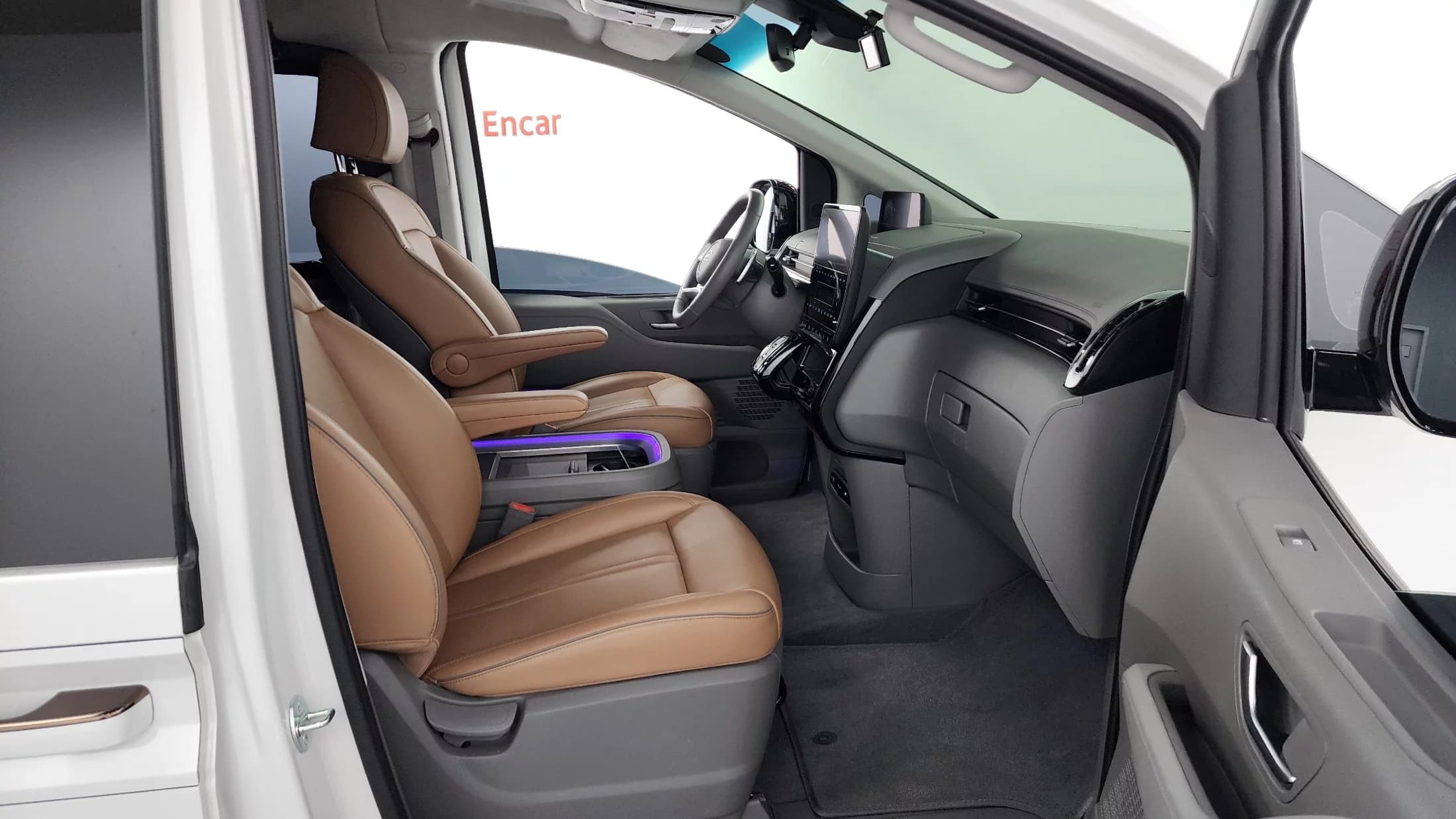 Hyundai Staria 4WD 캠핑카 Prestige Camper 4Seater, 2023 г. 20189 км. — фото 11