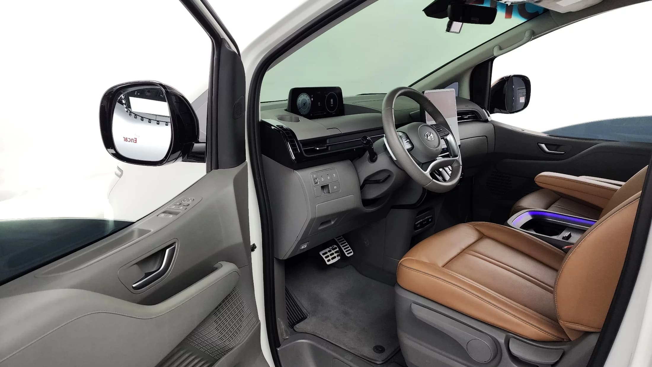 Hyundai Staria 4WD 캠핑카 Prestige Camper 4Seater, 2023 г. 20189 км. — фото 10