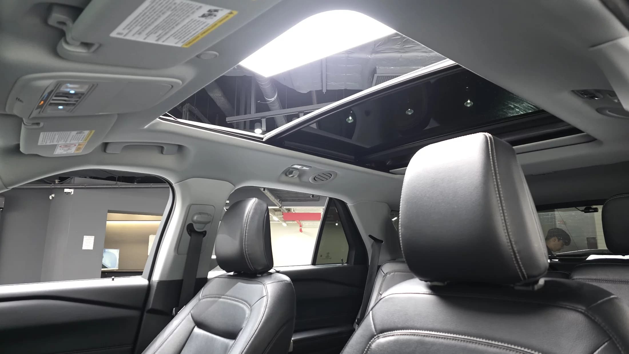 Ford EXPLORER 2.3 LimIted 4WD, 2021 г. 34756 км. — фото 17