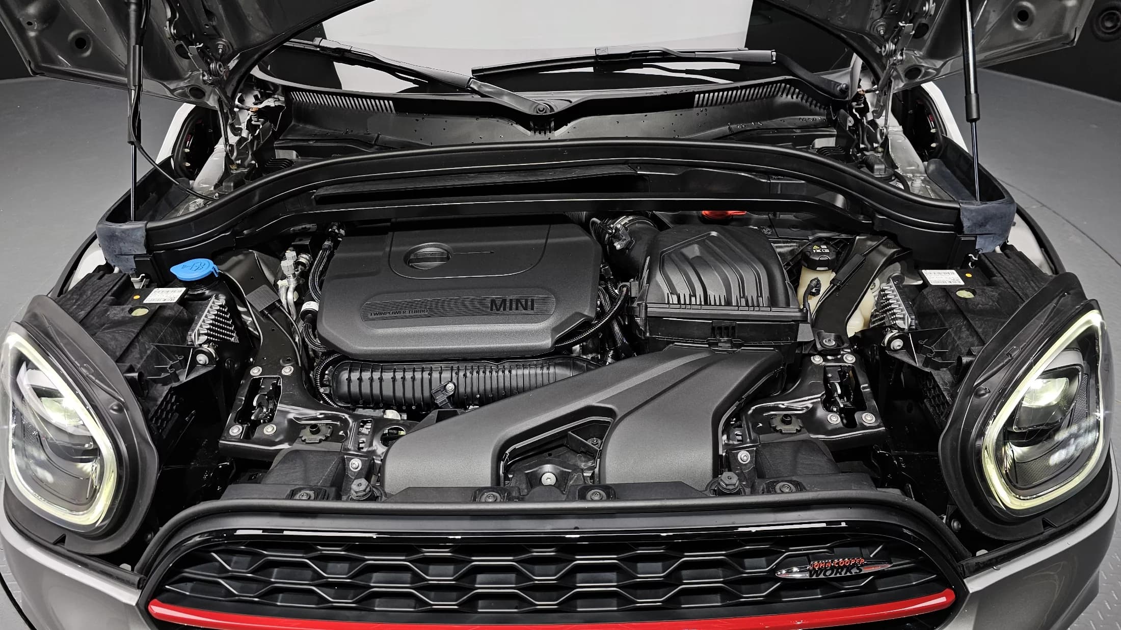 MINI Countryman JCW Launch Pack 2nd Gen, 2023 г. 18419 км. — фото 6