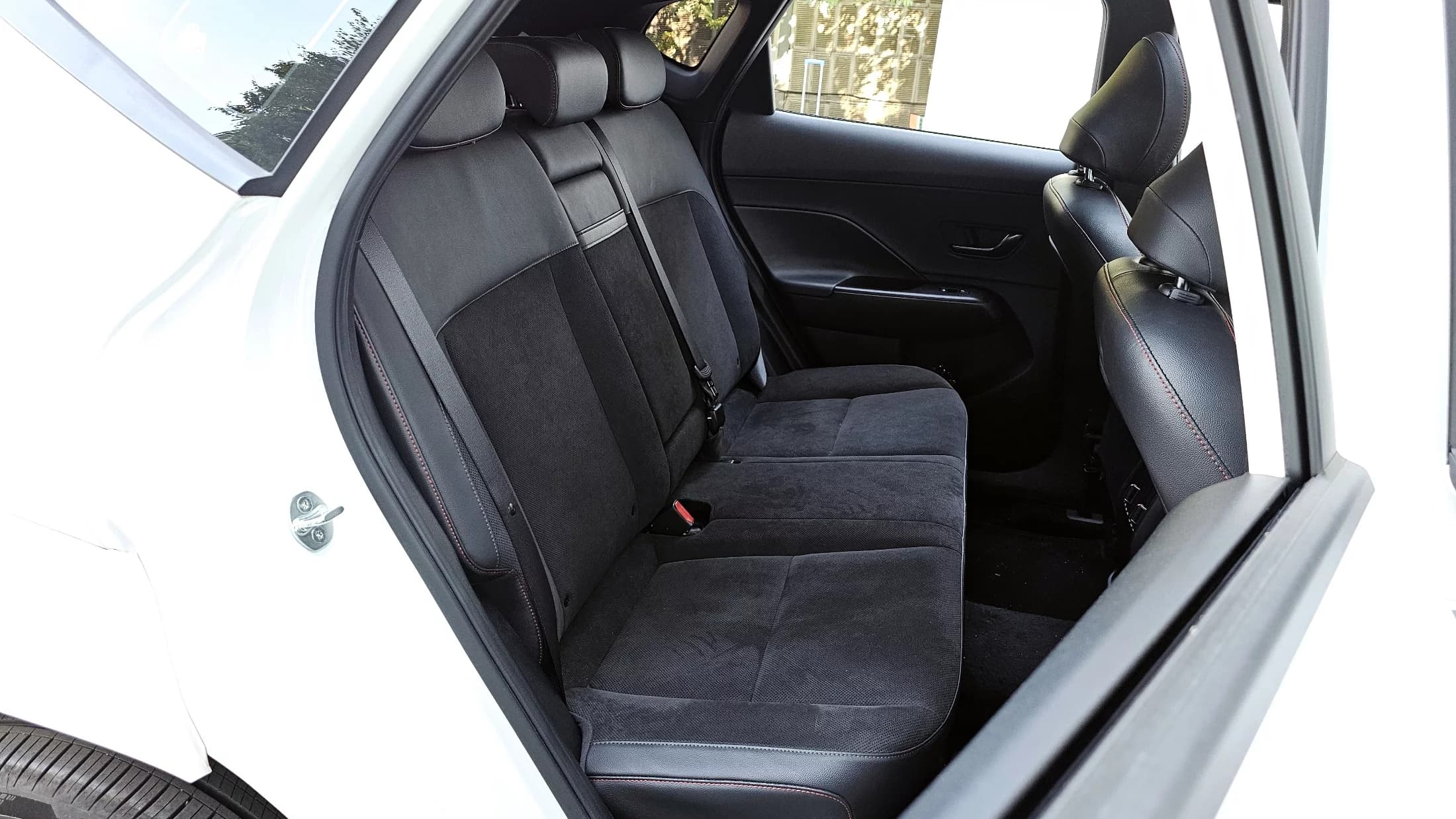 Hyundai Kona Gasoline 1.6 Turbo 2WD Inspiration, 2023 г. 12438 км. — фото 12