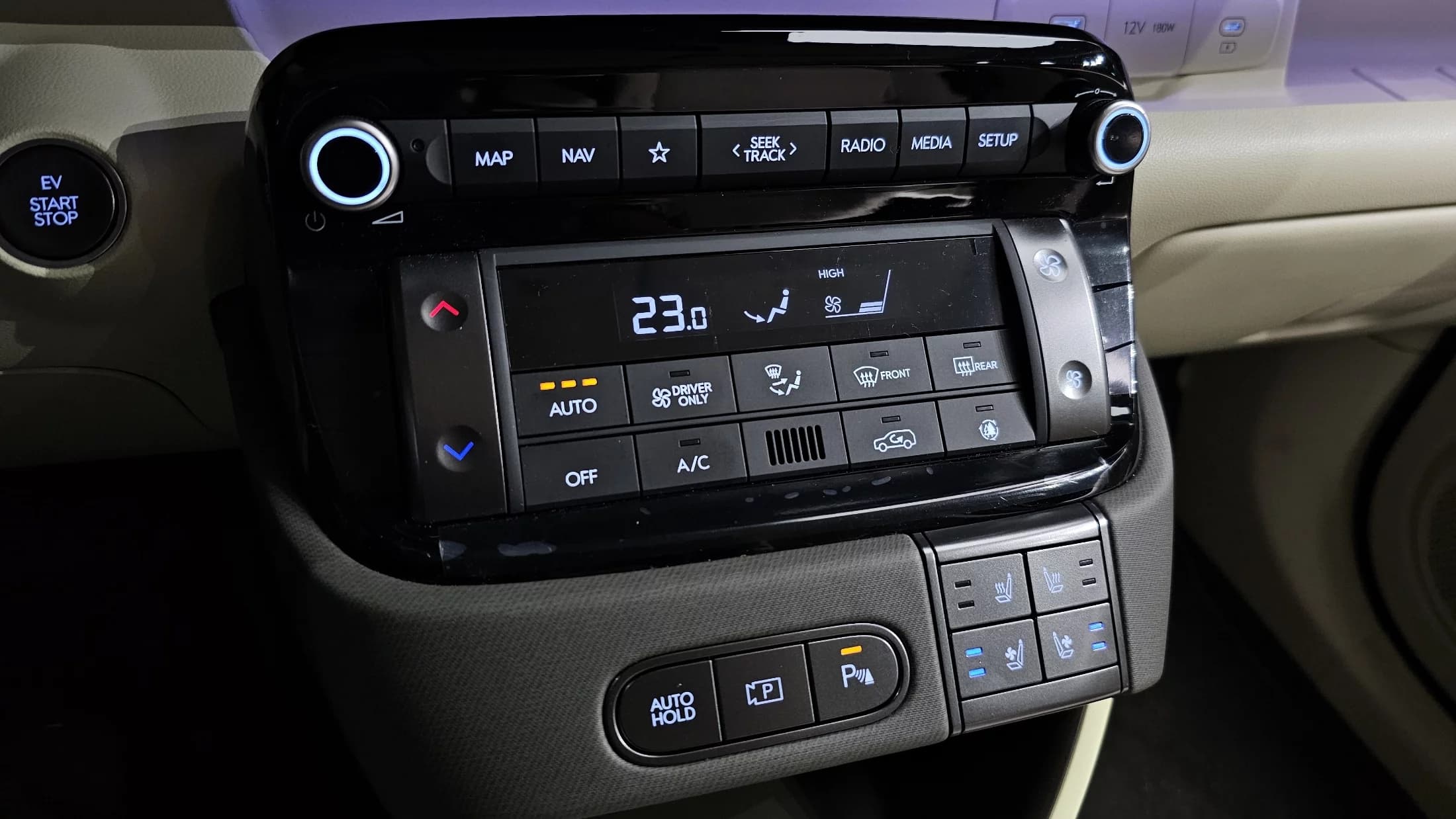 Hyundai Casper Electric Inspiration, электромобиль, 2024 г. 7018 км. — фото 17