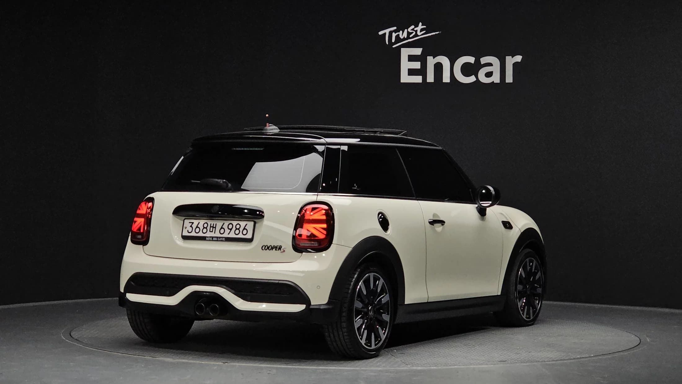 MINI Cooper Classic Third Generation, 2022 г. 48193 км. — фото 2