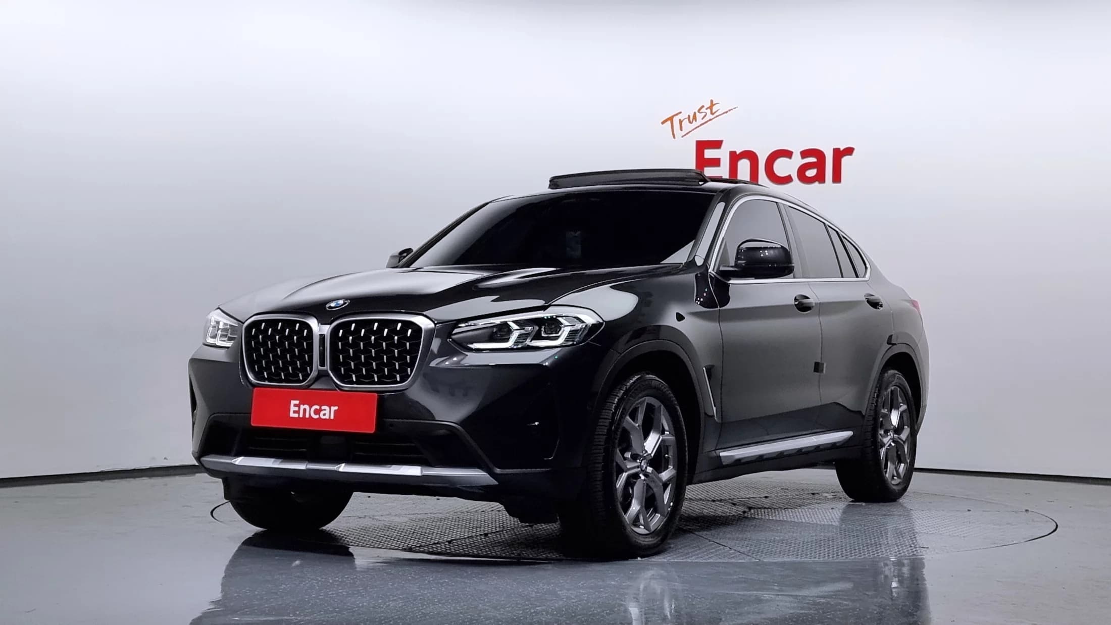 BMW X4 xDrive20i xLine, 2023 г. 100474 км.