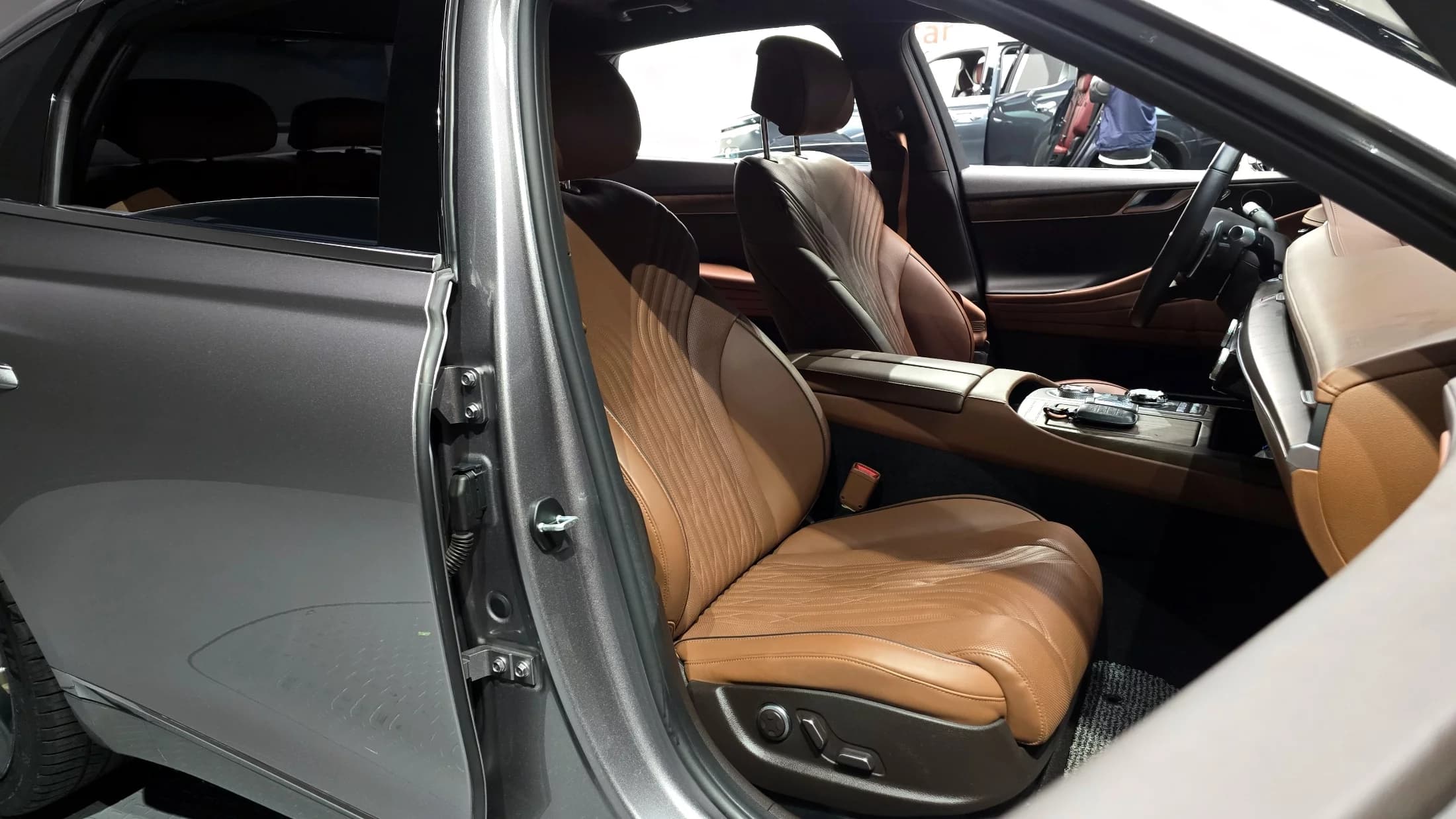 Genesis G80 Gasoline 3.5 Turbo AWD, 2023 г. 49885 км. — фото 10