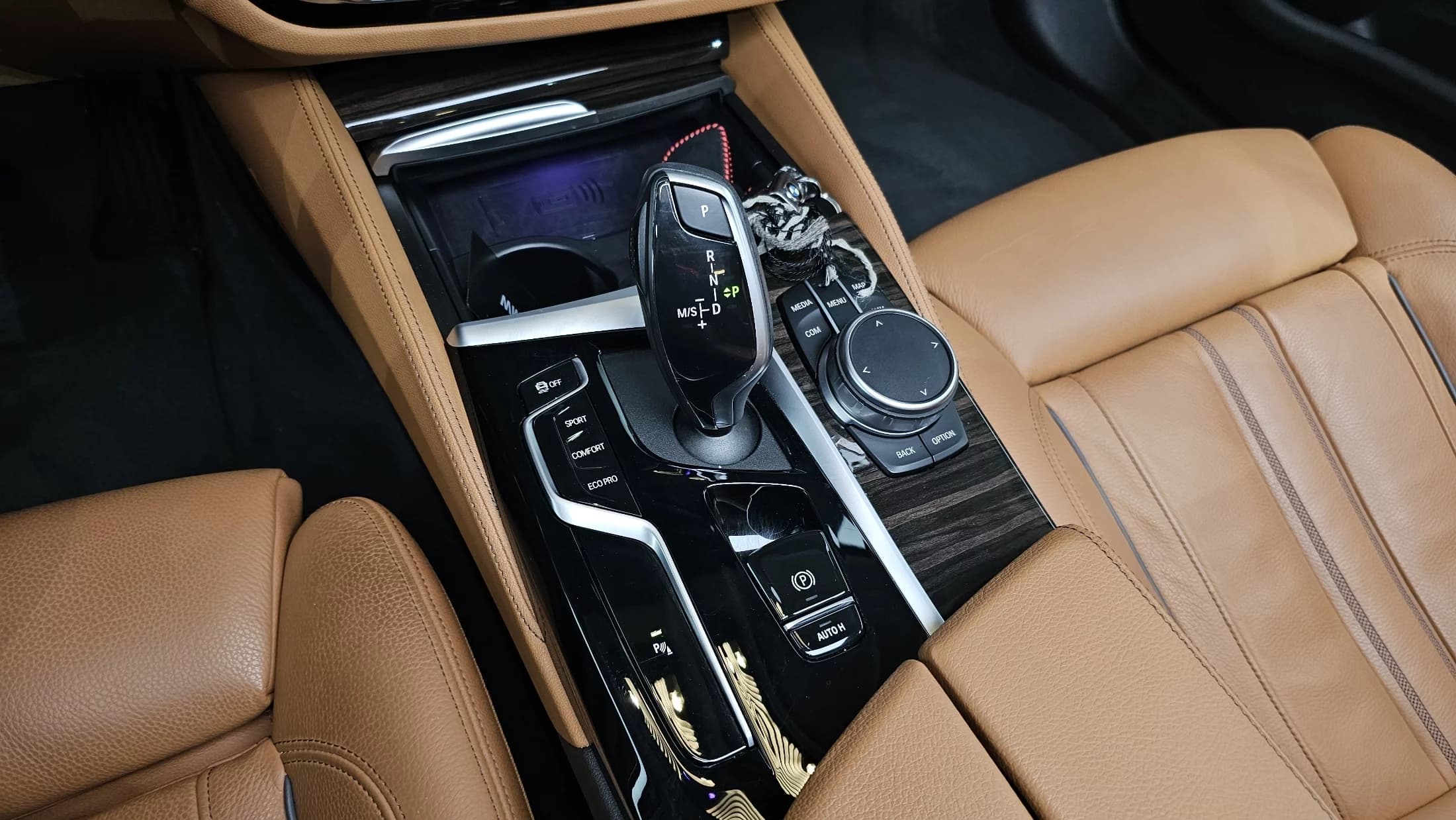 BMW 5-Series 520i Luxury, 2021 г. 88581 км. — фото 9