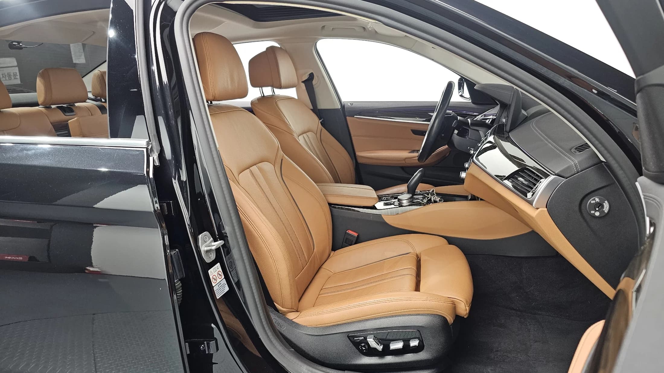 BMW 5-Series 520i Luxury, 2021 г. 88581 км. — фото 10