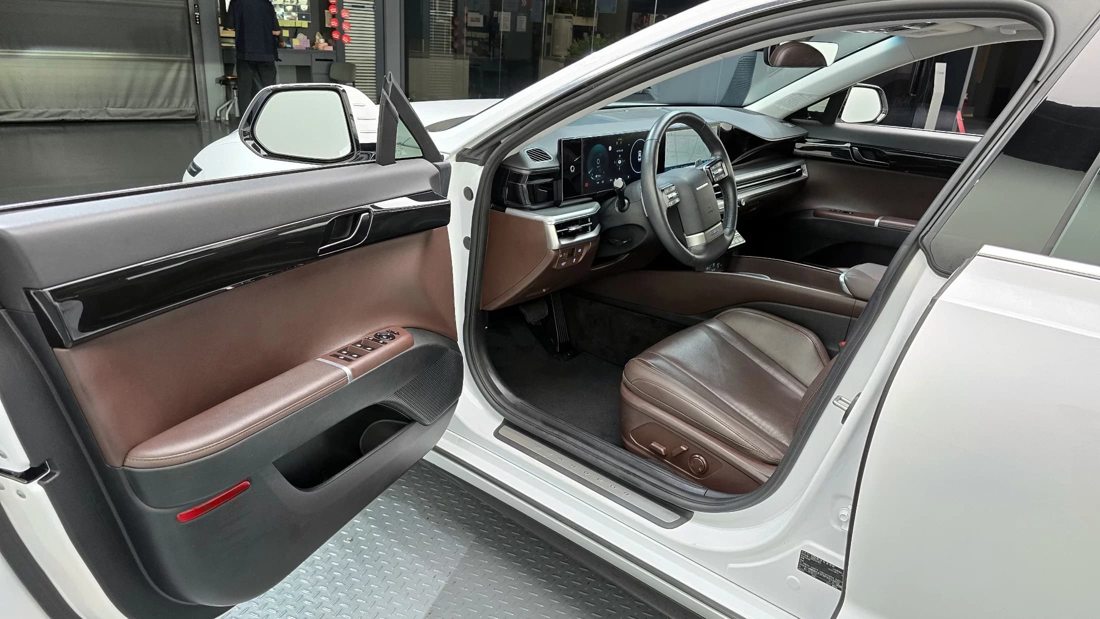 Hyundai Grandeur 3.5 LPG 2WD Premium, 2023 г. 52854 км. — фото 21