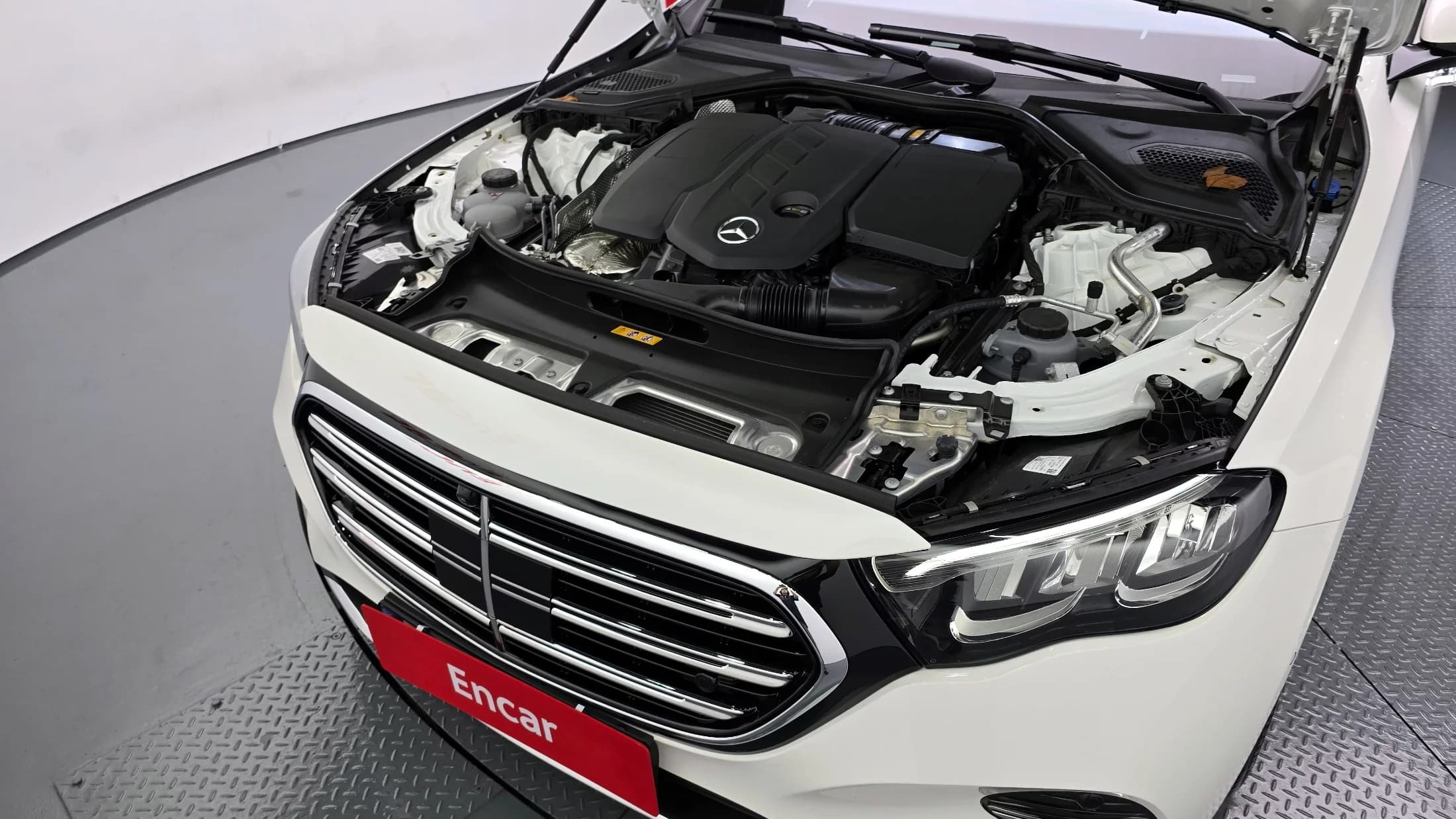 Mercedes-Benz E-Class E220d 4MATIC Exclusive, 2024 г. 15177 км. — фото 6